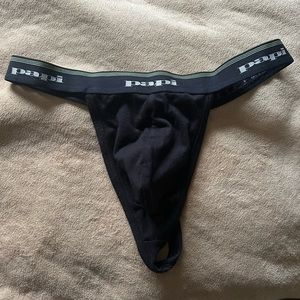 Papi Thong — black